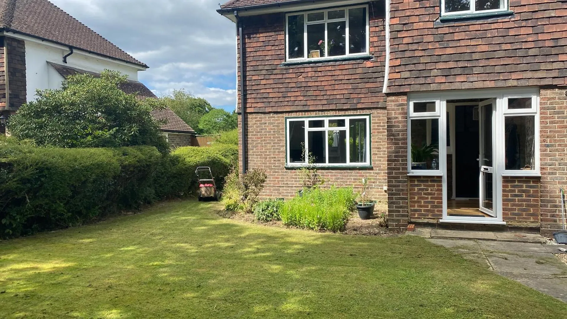 Double & Single Room Horley Near Gatwick Homestay