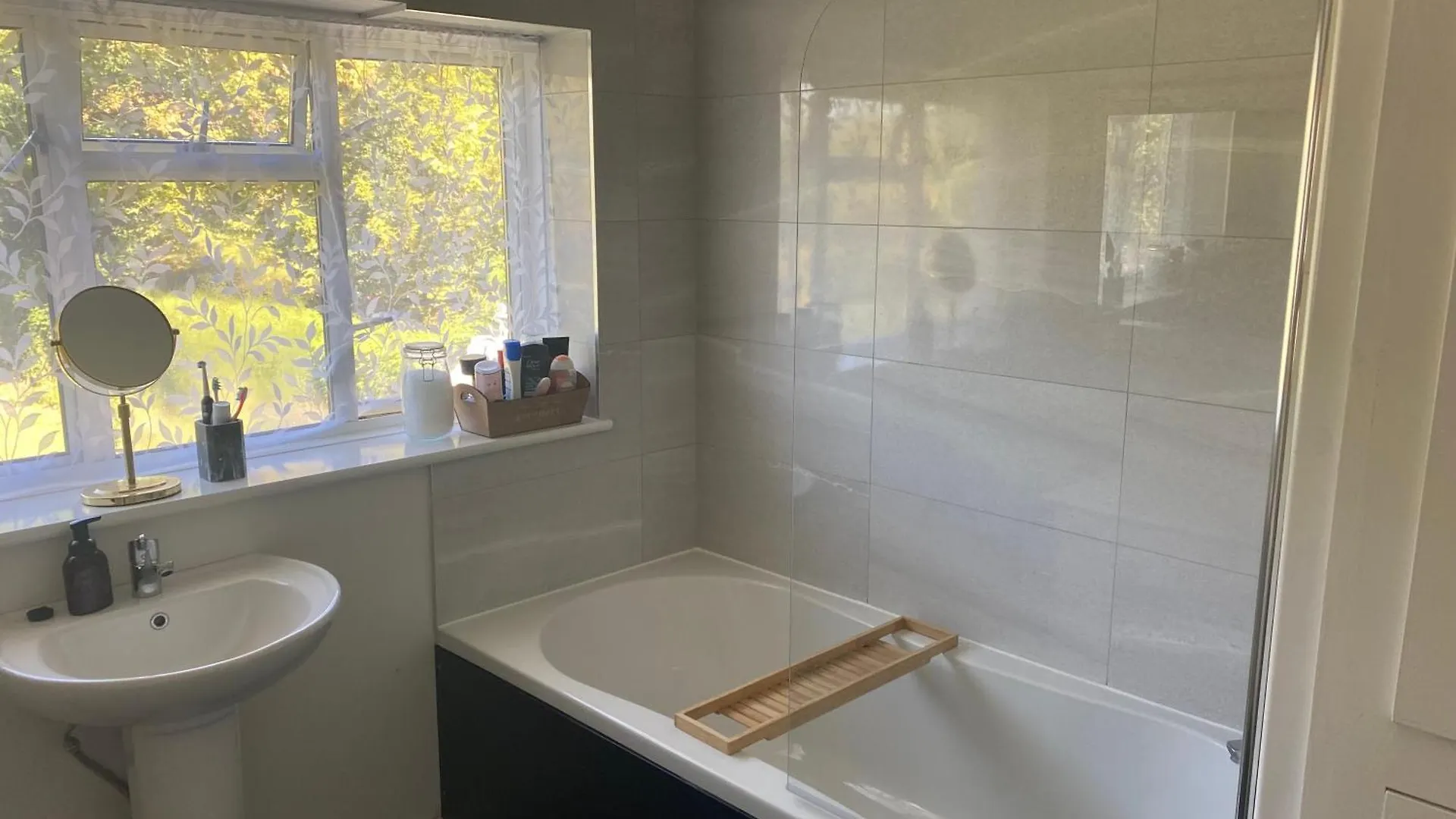 Double & Single Room Horley Near Gatwick United Kingdom